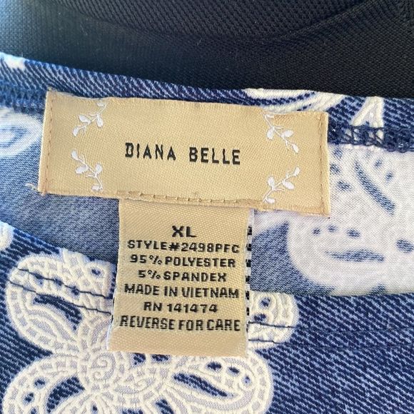 Embossed design t-shirt. Stretch fabric. Faux denim - Picture 2 of 2